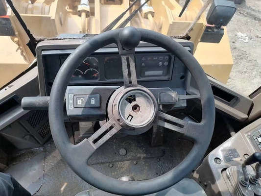 CAT 950F Carregador de segunda mão em bom estado, com pintura original e poucas horas de trabalho