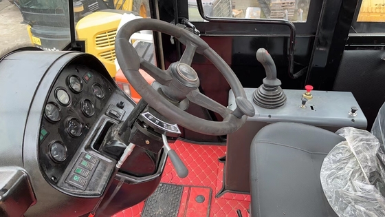 Carregadores de rodas usados CAT966H com motor Cummins e tração nas quatro rodas