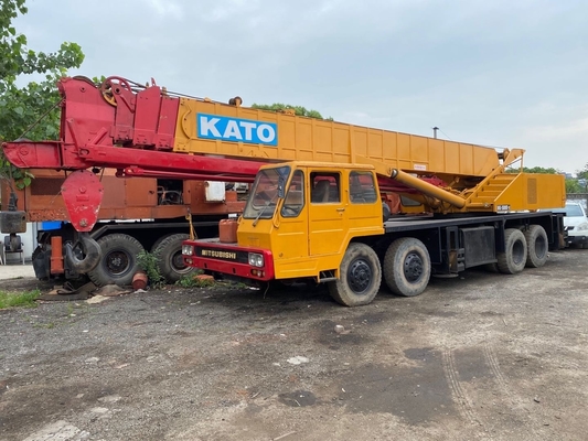 Kato NK-500E guindaste usado com poucas horas de trabalho e boa condição a um preço acessível