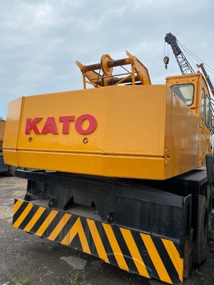 Kato NK-500E guindaste usado com poucas horas de trabalho e boa condição a um preço acessível