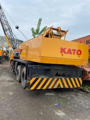 Kato NK-500E guindaste usado com poucas horas de trabalho e boa condição a um preço acessível