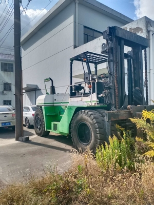 2020 Wheel Machine Komatsu FD240 Usado em empilhadeira do Japão Máquina original hidráulica
