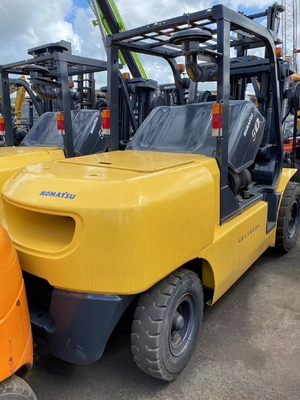 Quase 5 toneladas KOMATSU FD50 FD35 FD40 FD45 EPA Motor empilhadeira hidráulica com 46 kW de potência