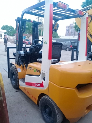 Japão Original TCM FD25 2Ton empilhadeira com 96KW EPA Motor e sistema hidráulico