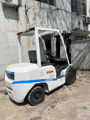 TCM 3 toneladas de empilhadeira usada com outra capacidade de balde e 3000 kg de peso da máquina