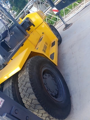 Caminhão de levantamento de paletes de segunda mão Komatsu 200 20000 KG Peso e comprimento do garfo 2000 mm
