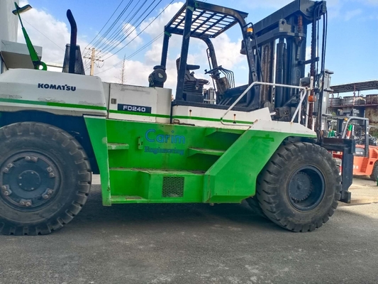 Caminhão elevador pesado Komatsu FD240 contêiner de armazém usado caminhão elevador para durável