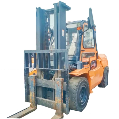Forquilhinha de 5 toneladas com motor diesel TOYOTA 50 de segunda mão para elevação de contentores de armazém