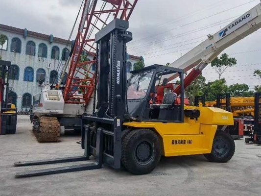 Caminhão de contêineres KOMATSU FD160 de 16 toneladas em excelente estado de funcionamento