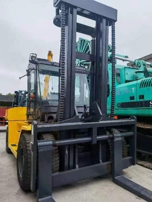 Caminhão de contêineres KOMATSU FD160 de 16 toneladas em excelente estado de funcionamento