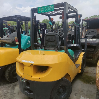 3000 KG Peso KOMATSU FD30 3 TON Carrinho de elevação de paletes para contêiner de armazém