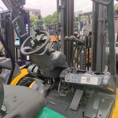 3000 KG Peso KOMATSU FD30 3 TON Carrinho de elevação de paletes para contêiner de armazém