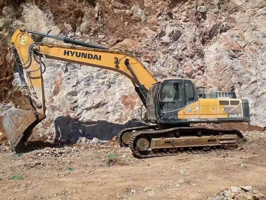 Excavadora R350lvs 35TON com motor EPA e pintura original em excelente estado