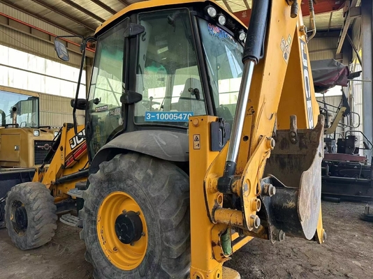 Carregador de retroescavadeira JCB3CX de 8 toneladas com poucas horas de trabalho e em boas condições a preços acessíveis