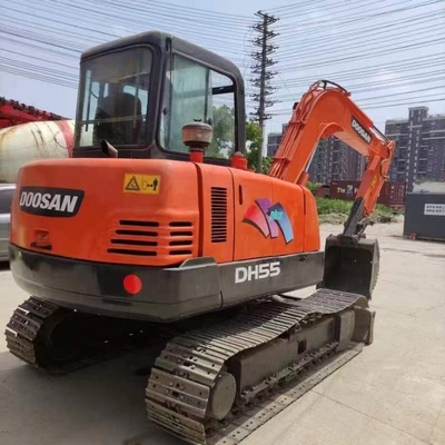 Doosan DH55 Digger usado 68kw Máquina de pintura original do Japão Peso 5500 kg a preços acessíveis