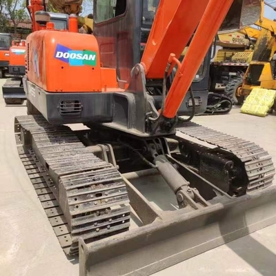 Doosan DH55 Digger usado 68kw Máquina de pintura original do Japão Peso 5500 kg a preços acessíveis