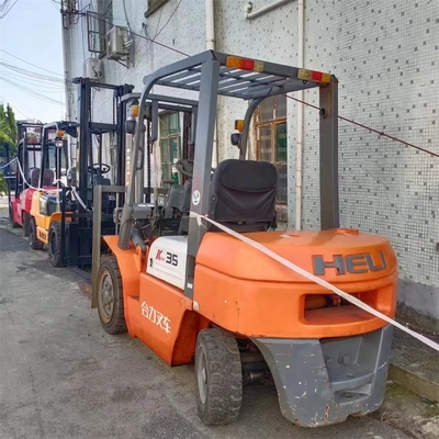 Elevador de 4 toneladas de cor original e em boas condições