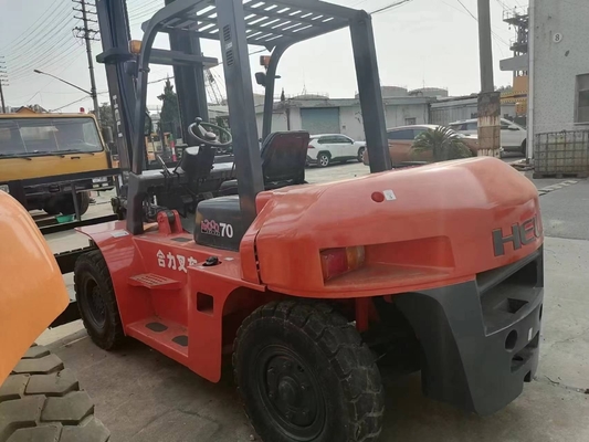Fazendas multifuncionais utilizam empilhadeira HELI 70 de 7 toneladas com bom desempenho e preço acessível