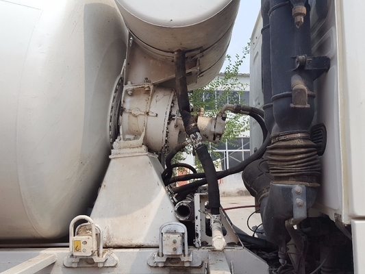 Usado Howo caminhão de mistura de concreto de 25 toneladas com capacidade de 10CBM e ponto de venda único