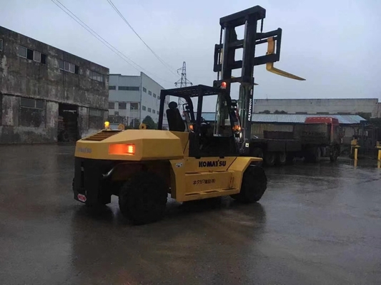 10 toneladas Horas baixas Komatsu FD100 empilhadeira equipamento pesado com boa capacidade de elevação
