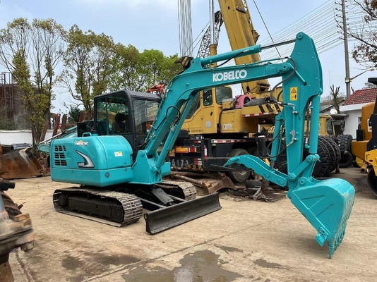 Excavadora mini KOBELCO SK60 usada com poucas horas de trabalho e cilindro hidráulico Parker