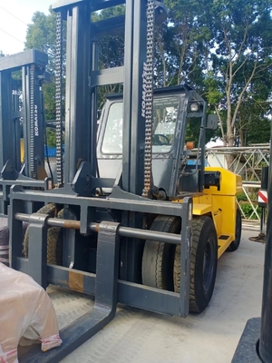 20 toneladas de empilhadeira diesel KOMATSU FD200 para manuseio de contentores em lojas de materiais de construção