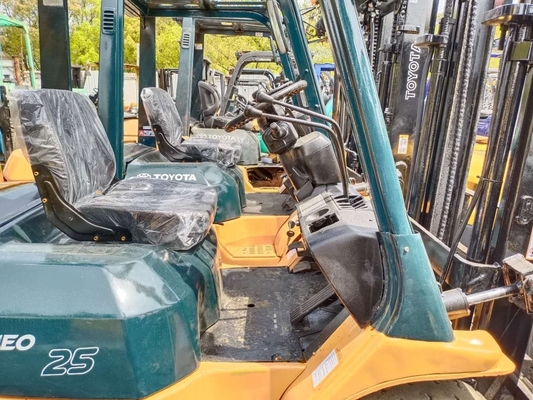 TOYOTA FD25 empilhadeira a diesel de transporte de paletes para alimentos e bebidas dentro do seu orçamento