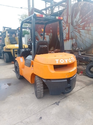 Excelentes condições de trabalho 3 toneladas Toyota FD30 Mini empilhadeira para equipamentos pesados