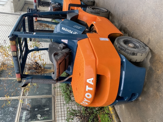 Japão TOYOTA FD30 empilhadeira a diesel de 3 toneladas, caminhão de elevação de paletes, com poucas horas de trabalho