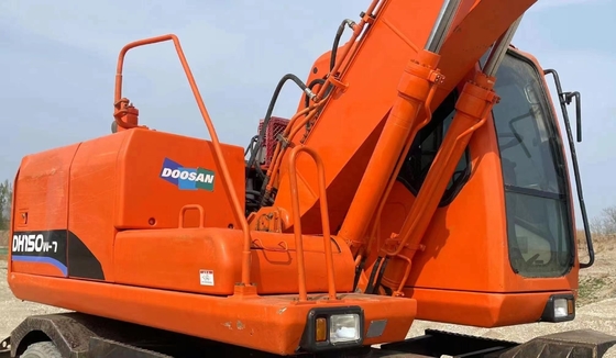 Excavadora usada DOOSAN DX140W-7 com pintura original e motor Cummins 112kW