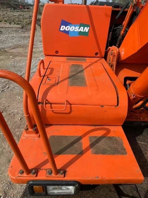 Excavadora usada DOOSAN DX140W-7 com pintura original e motor Cummins 112kW