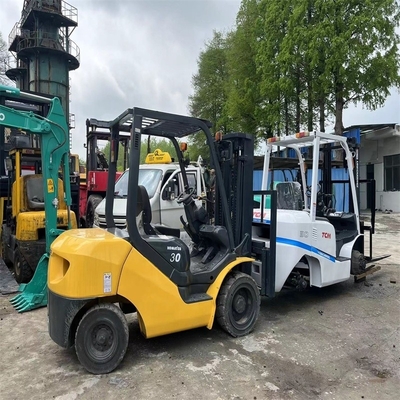 Em bom estado, elevador de forks original japonês Komatsu 3T com poucas horas de trabalho e em 2022