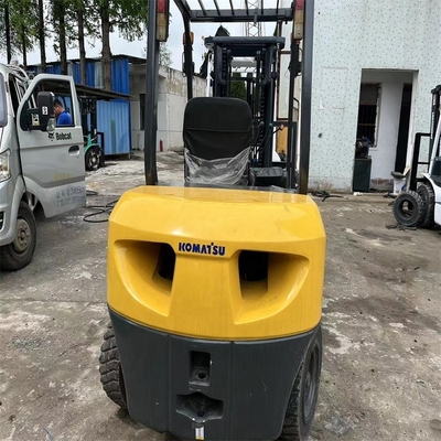 Em bom estado, elevador de forks original japonês Komatsu 3T com poucas horas de trabalho e em 2022