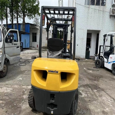 Em bom estado, elevador de forks original japonês Komatsu 3T com poucas horas de trabalho e em 2022
