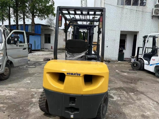 Caminhão de elevação de paletes de contêineres de empilhadeira KOMATSU FD30 em bom estado em 2023