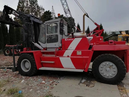 Forquilha diesel Kalmar 25 original Suécia usada de 25 toneladas para levantamento de cargas pesadas em boas condições