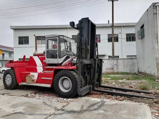Forquilha diesel Kalmar 25 original Suécia usada de 25 toneladas para levantamento de cargas pesadas em boas condições