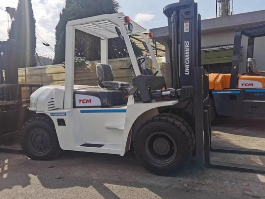 Carregadeira TCM de 6 toneladas em bom estado e motor de 127 kW do Japão