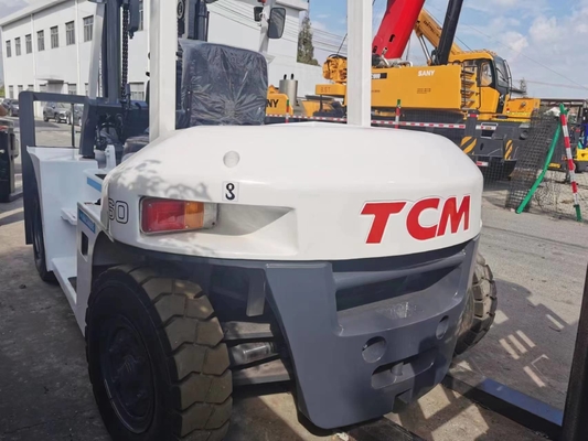 Carregadeira TCM de 6 toneladas em bom estado e motor de 127 kW do Japão