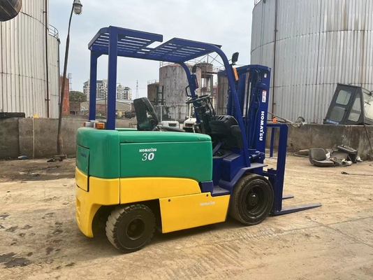 Horário de trabalho baixo e boas condições Komatsu 3T empilhadeira FD30 para obras de construção