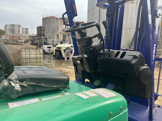 Horário de trabalho baixo e boas condições Komatsu 3T empilhadeira FD30 para obras de construção