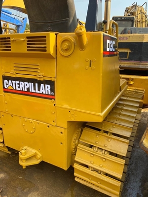Bulldozer original de cores CAT D3C do Japão com uma rolha hidráulica usada