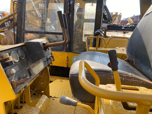 Bulldozer original de cores CAT D3C do Japão com uma rolha hidráulica usada