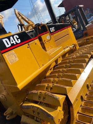 Bulldozer original 100% japonês CAT D4C da Caterpillar com bom desempenho e preço acessível