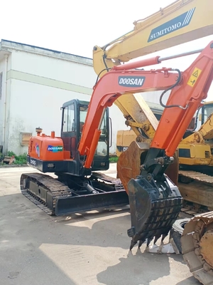 5Excavadora Doosan DH55 de 5 toneladas com motor coreano original e 0-2000 horas de trabalho