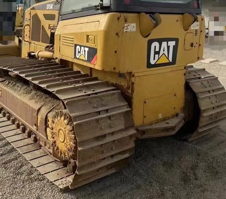 Dozer de tractor CAT D5K acessível com poucas horas de trabalho e em boas condições