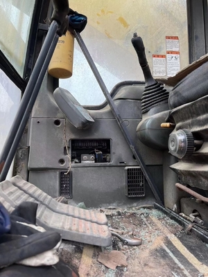 Excavadora KOMATSU PC600 em excelente estado com poucas horas de trabalho
