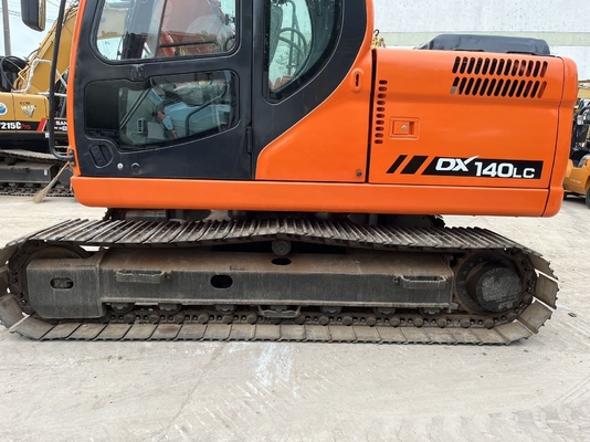 Doosan 140LC Excavator 14 TON Excavator em boas condições com 78KW de potência e acessível