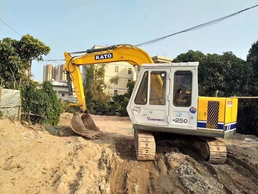 Excavadora usada de 25 toneladas em excelente estado.