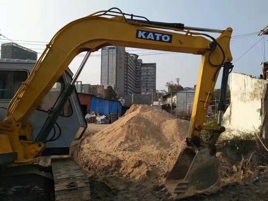 Excavadora usada de 25 toneladas em excelente estado.